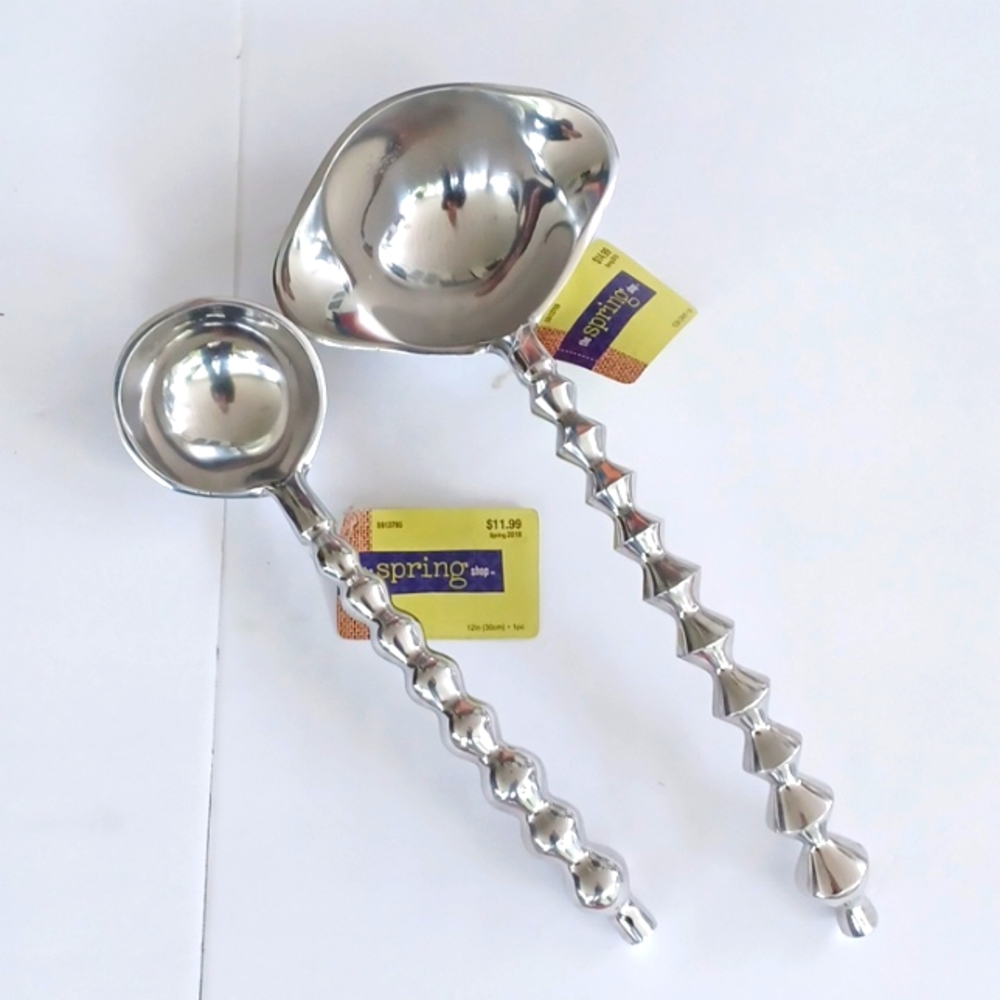 Serving utensils